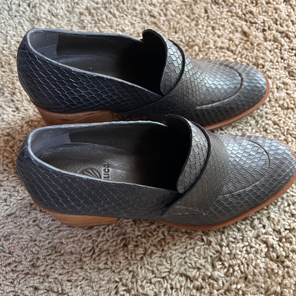 Cyclic Bellatrix Heels Loafer Style Size 37 NWOT